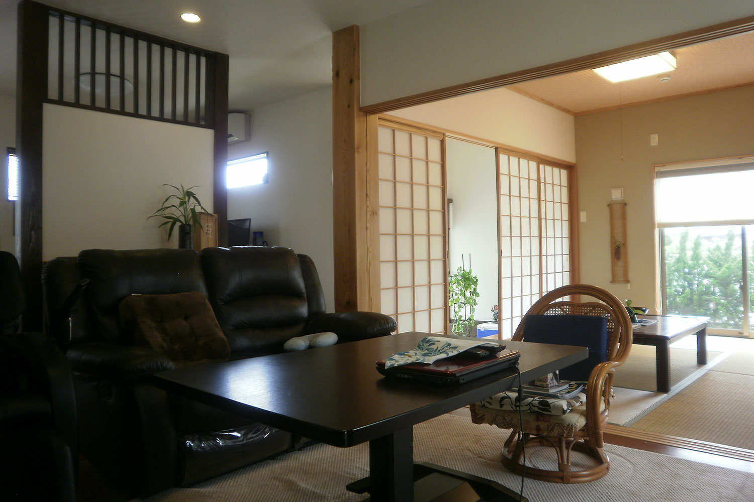 沖縄県 木造住宅大黒柱のある和室